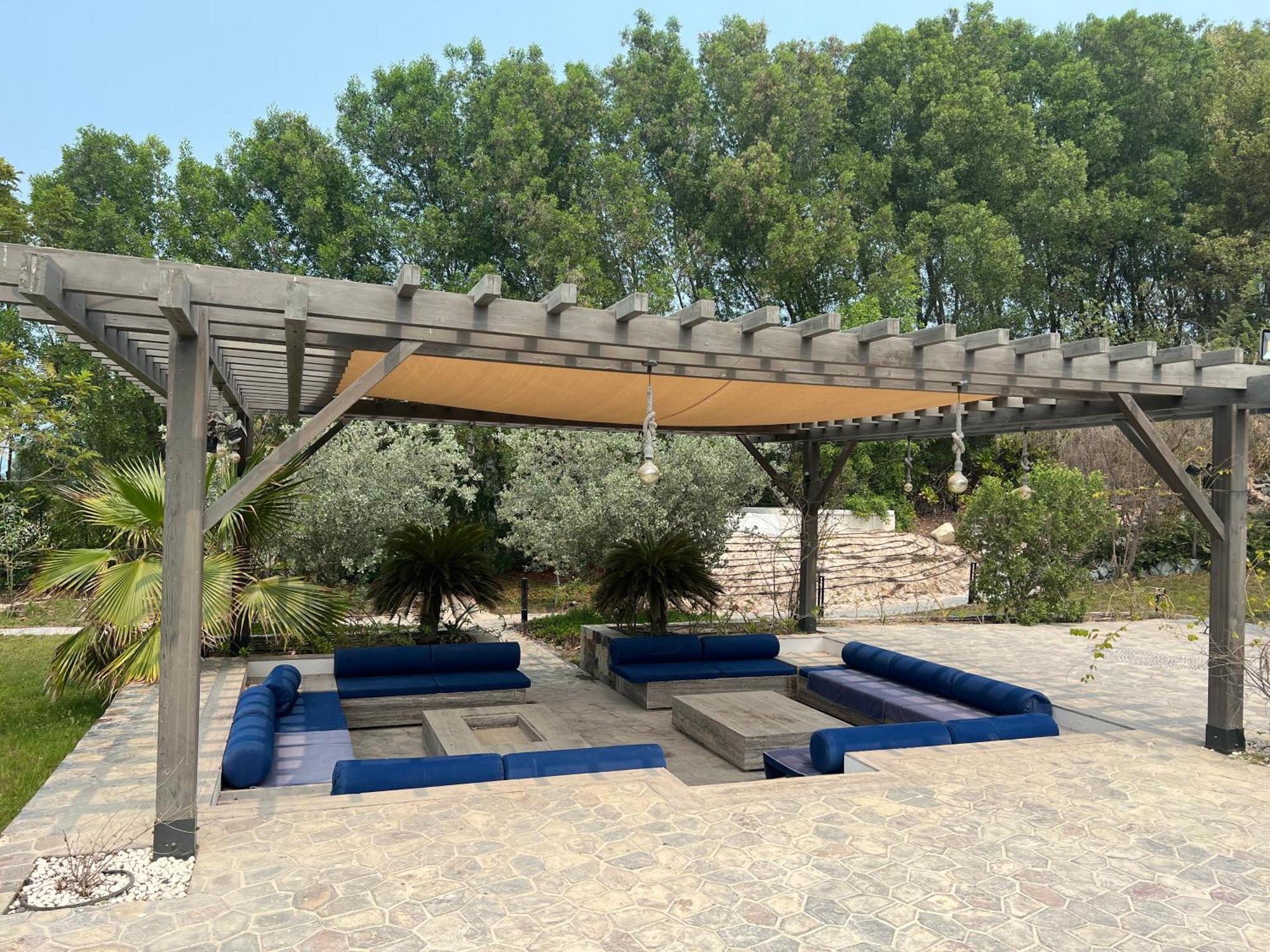 Nurai Losin Estate Villa